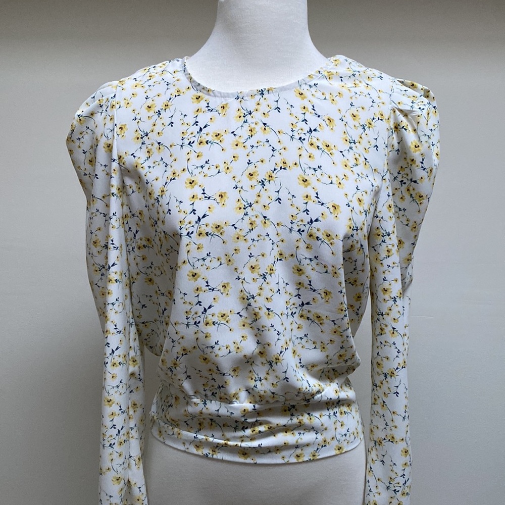 ♥️ White floral top